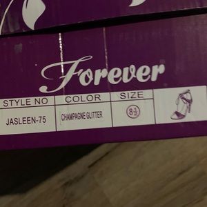 1 size 8.5 and 1 size 8.  Champagne wedding heels.  Brand new never worn.